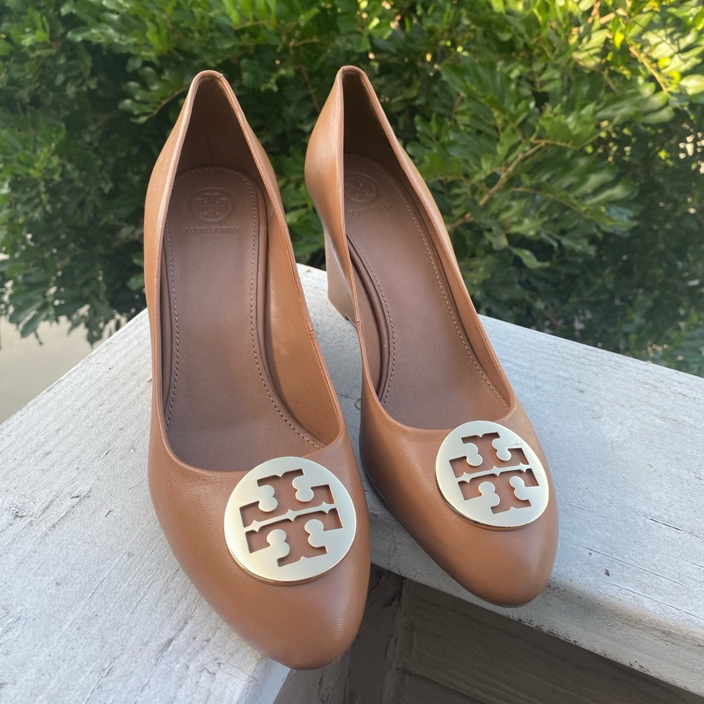 Tory Burch Tan Wedges✨